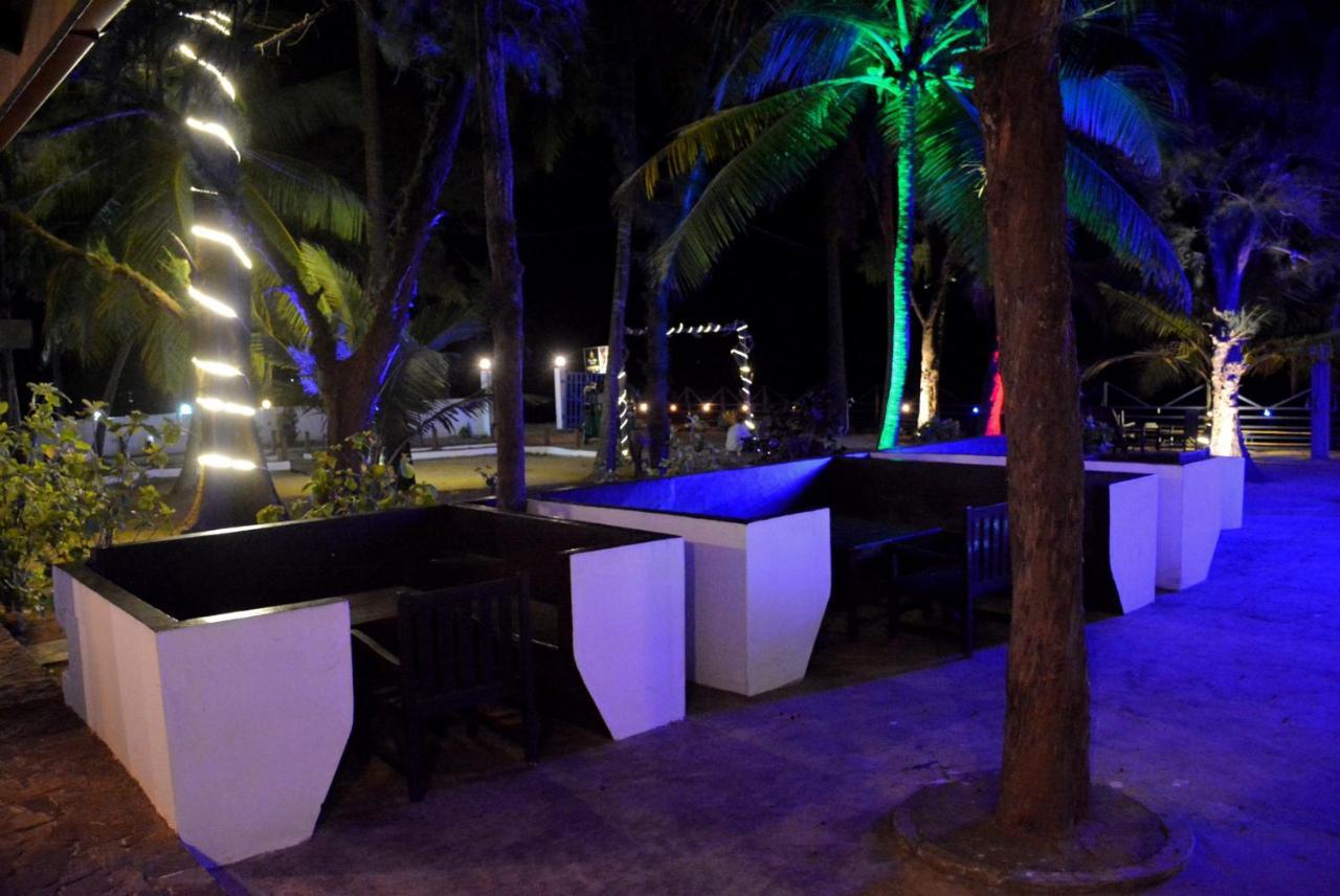 Tsunami Beach Hotel Arugam Bay Exterior foto